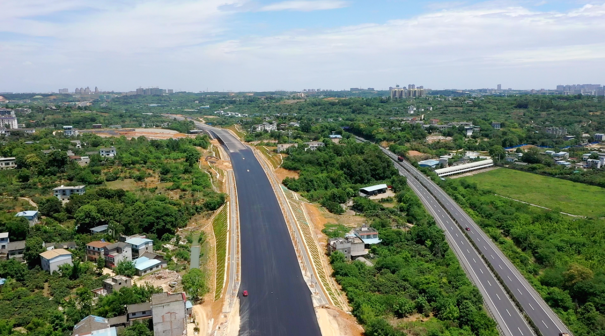 绵阳:科技城新区首座跨河大桥建设完工
