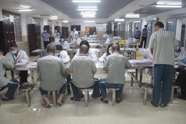 衡南县疾病预防控制中心新冠疫苗接种队来到湖南省衡州监狱,为监管