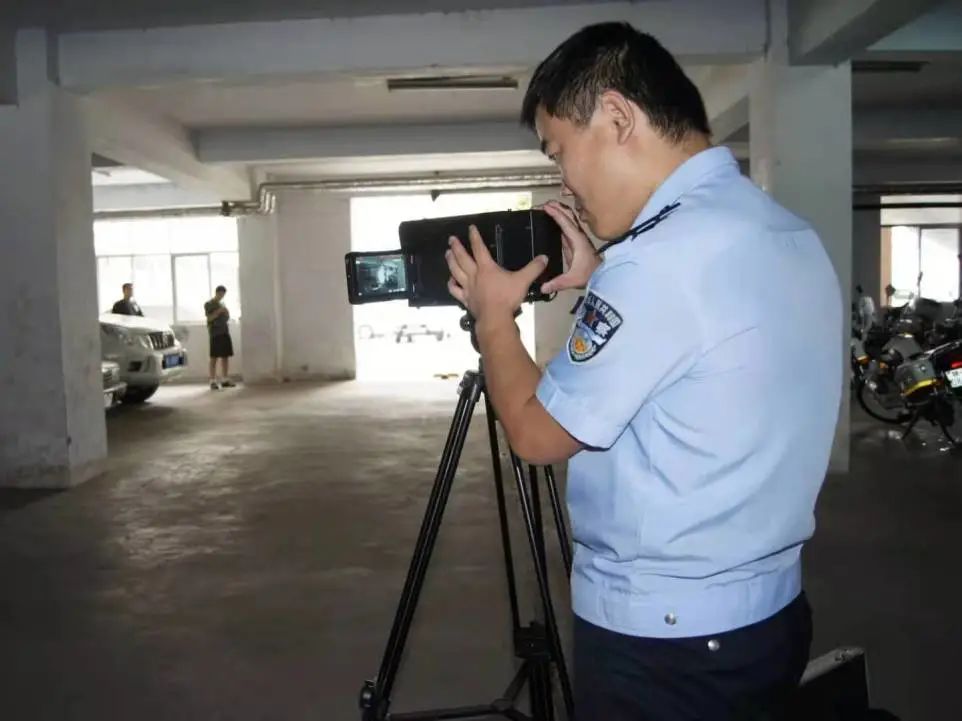 弘扬英模精神刑侦尖刀张周亮以信仰和担当成就忠诚大爱