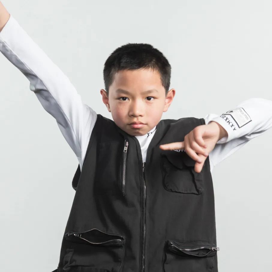 王煜颖9岁,小学生哈尔滨小"皮娜·鲍什"王钦瑀10岁,小学生哈尔滨小"