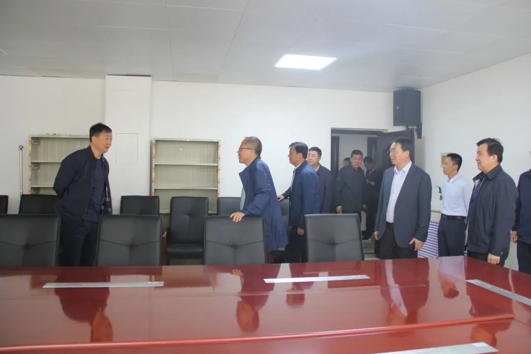 县委副书记县长张星莅临志丹法院调研指导工作