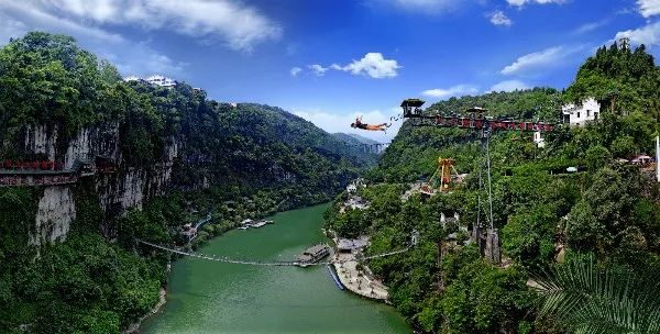 西陵峡快乐谷·三峡蹦极营造属于你们的秘境花园在万株马卡龙色的绣球