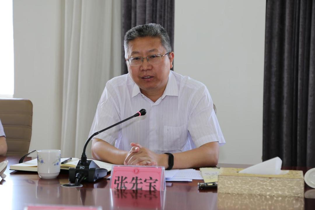 县委书记张先宝一行到法院调研指导工作