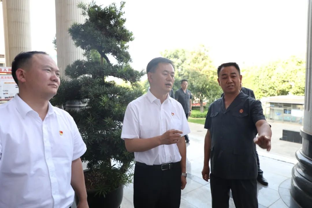 教育整顿县委书记夏明到泸西法院调研指导政法队伍教育整顿工作