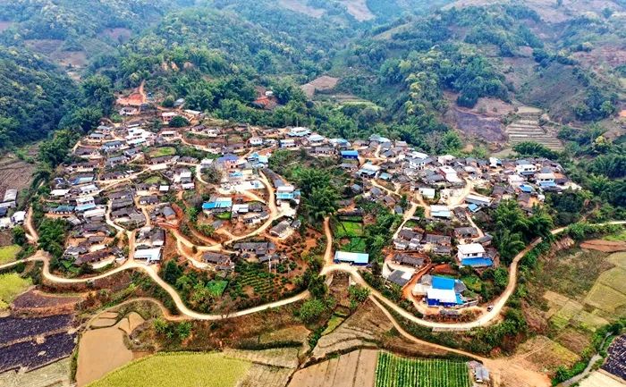 让红色精神代代相传到勐海第一天 第四站 下午16:30到勐阿镇嘎赛村曼