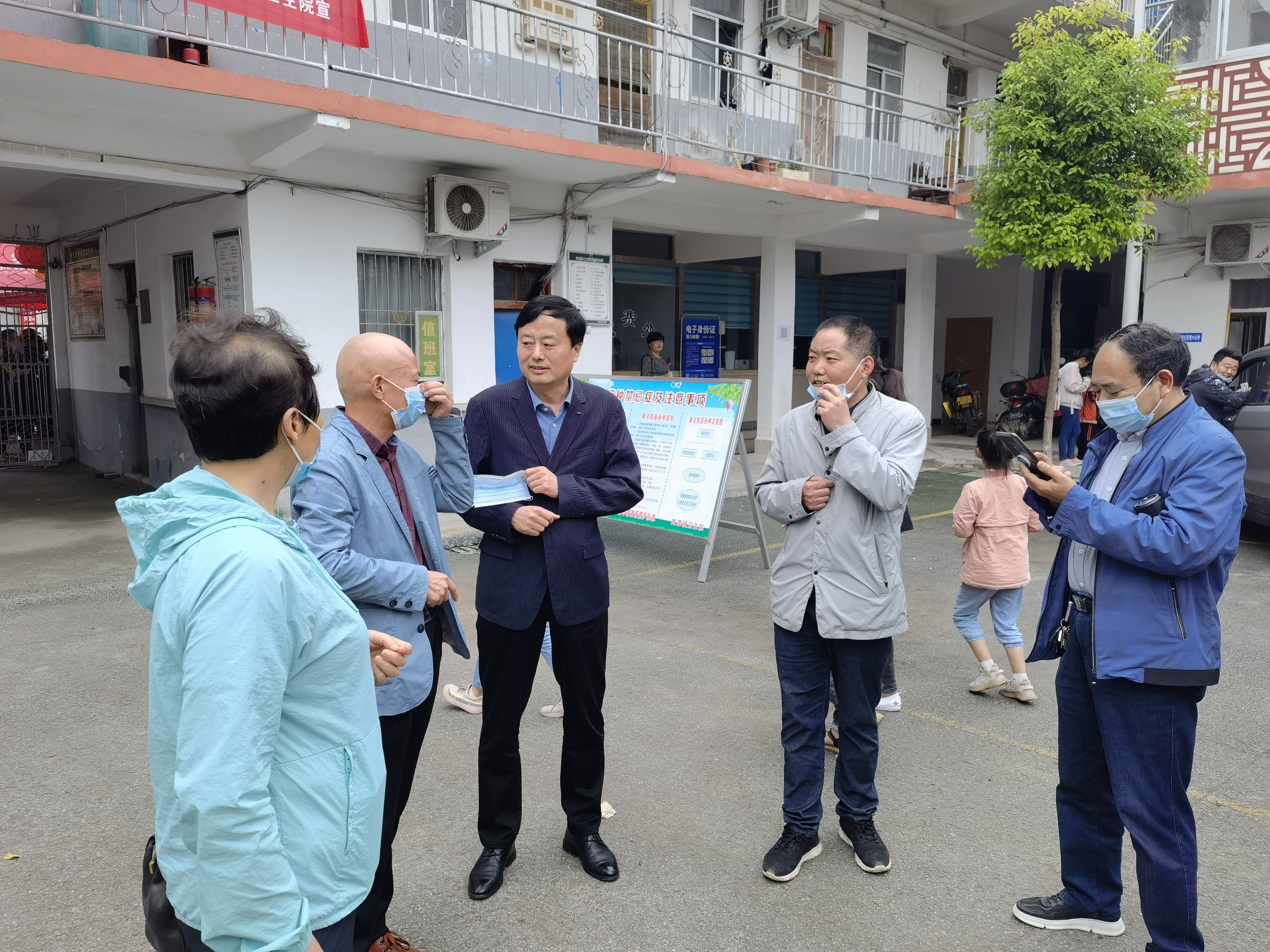 学党史办实事唐河县龙潭镇扎实做好新冠疫苗接种工作