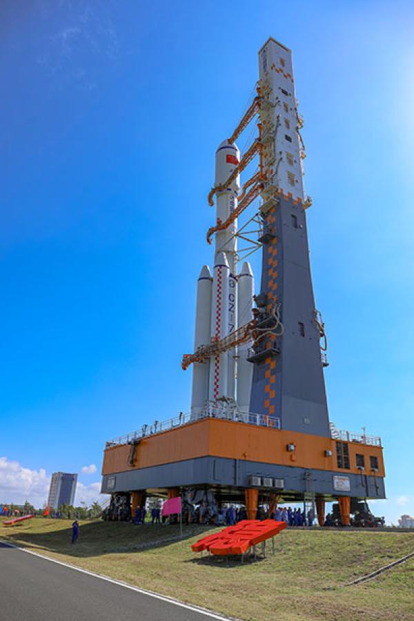 5月16日,天舟二号货运飞船与长征七号遥三运载火箭组合体已转运至发射