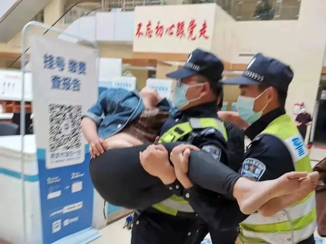 最美瞬间 | 白城通榆交警警车开道为危重病人打通生命通道_澎湃号·政务_澎湃新闻-The Paper