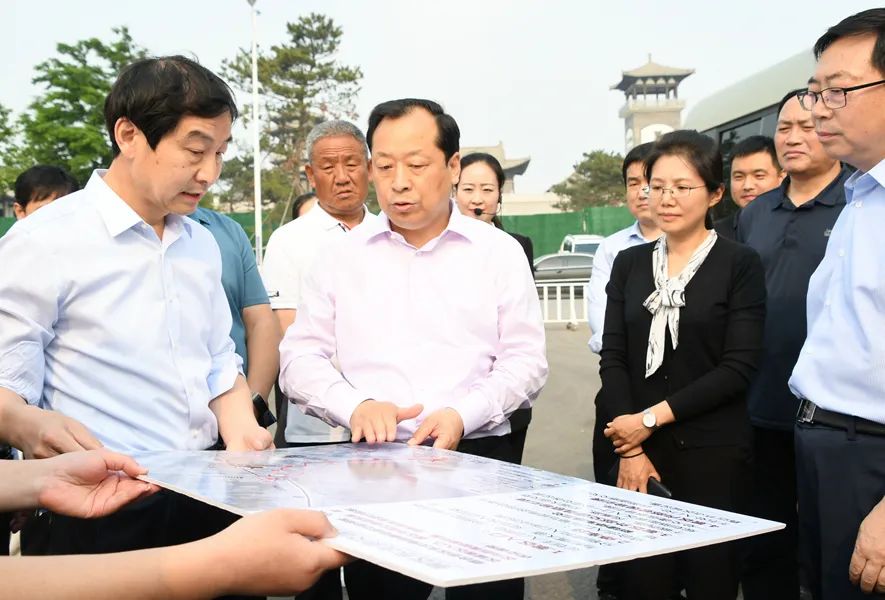 縣委副書記,縣政府黨組書記閆欣欣,縣級領導蔣騰龍,牛健英,楊玉興,連