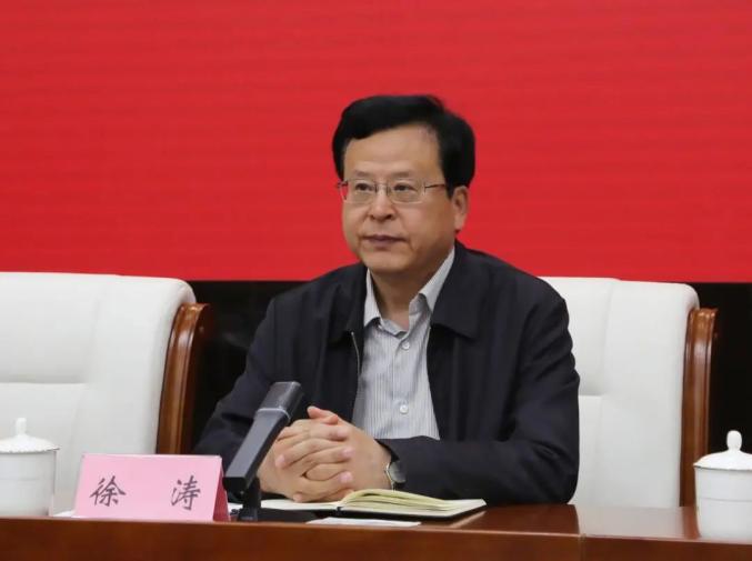 市政法队伍教育整顿领导小组组长张惠出席会议并讲话,市领导耿学伟