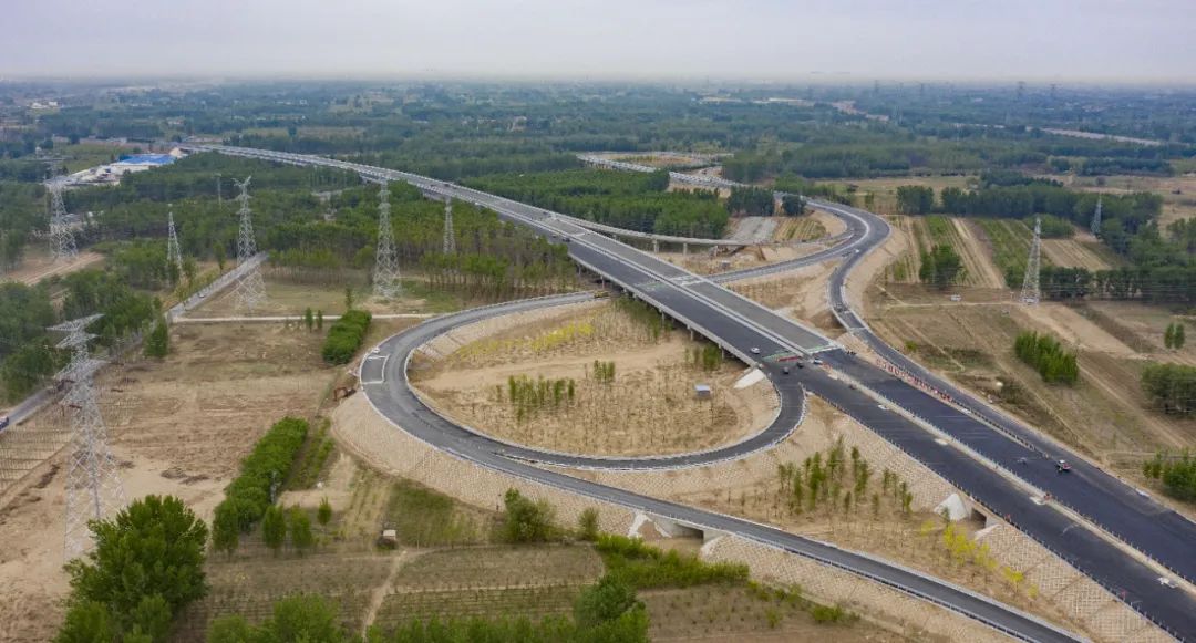视频京德高速一把手在记者见面会上这样说