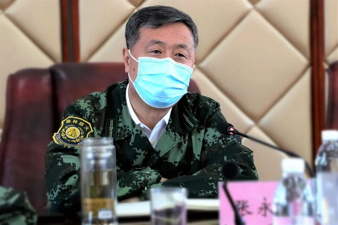 加格达奇林业局党委书记,林业局森林防火指挥部总政委张永刚,党委副