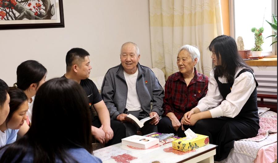 521听金婚老党员讲党史故事