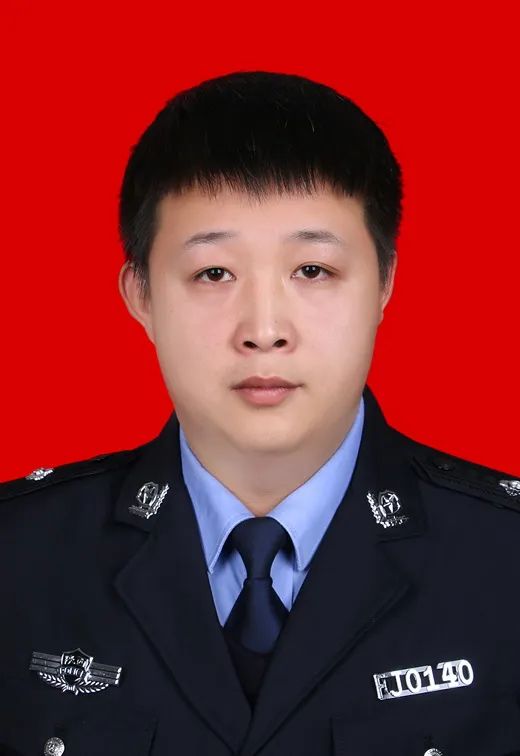 平安安康石泉县公安局城关派出所辅警 冯帮兴,男,汉族,32岁,中共党员