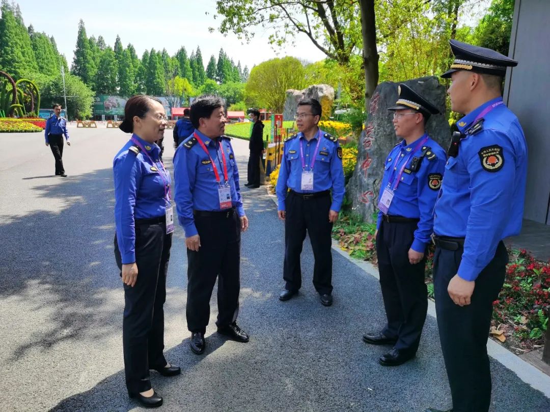 花博会开幕市城管执法局党组书记局长徐志虎今天实地检查要求以最高