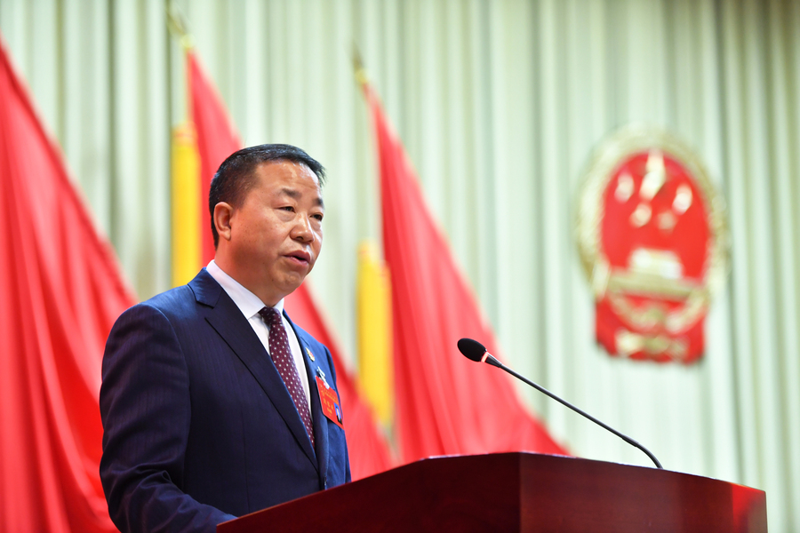 秦永康当选观山湖区人民政府区长