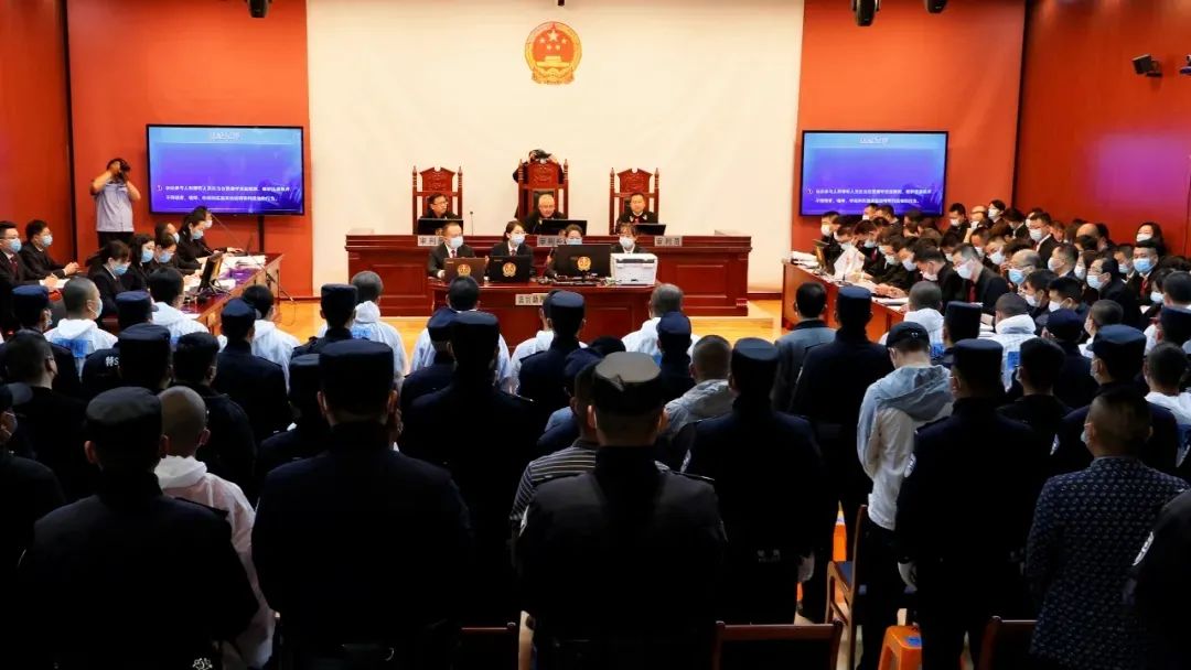 王泽等55名被告人涉嫌组织,领导,参加黑社会性质组织案在山丹开庭审理