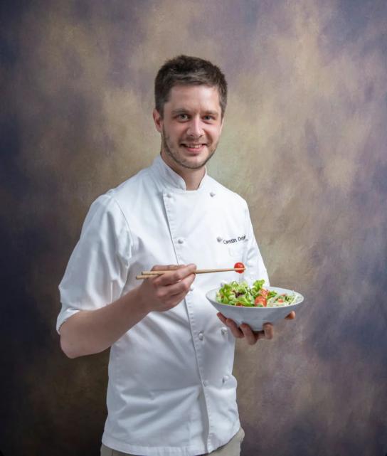 戴广坦炒蛋豆腐煲土豆烧刀豆法国厨师生涯始于这三道