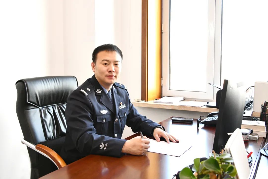 促进公平正义的前沿一线,勇挑时代重任,主动担当作为,为鹤岗市转型