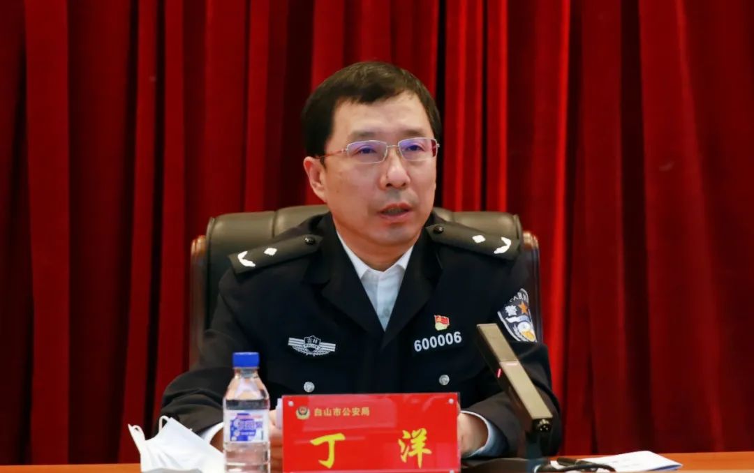 汇报,市教育局总督学孙维才针对教育部门做好校园安全工作进行了部署