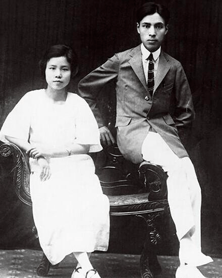 勋 九·十四要她向肥兄(即章汉夫)处要数百元作路费回家(川),根本把