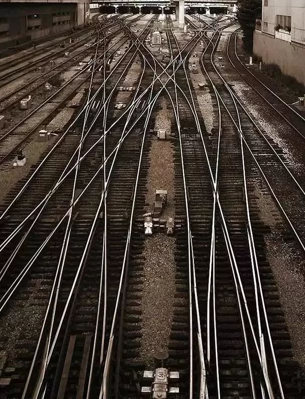 道岔这就要用到一种特殊的设备想必,很多人都有所了解从而实现