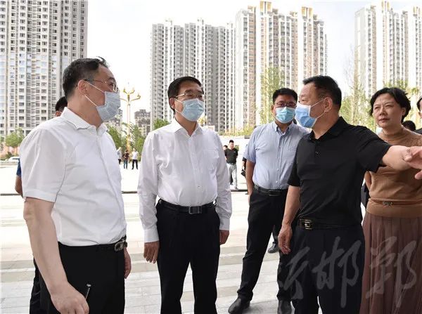 5月25日下午,市长樊成华带领有关部门负责同志,到邯山区分包联系重点