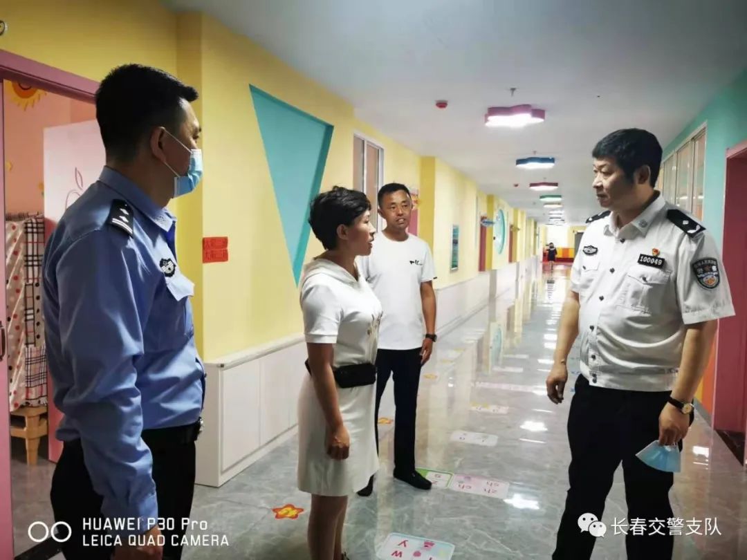 【万警进万家 我为群众办实事潍坊科技职业学院】长春交警为学校分忧,让盲区不再“盲