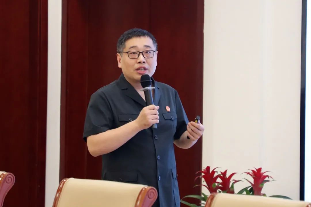 中院信息处副处长丁凯就网上立案,网上阅卷等在线诉讼服务事项的操作