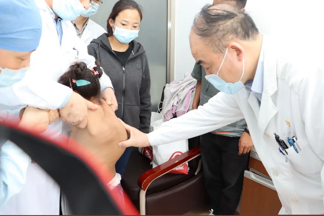 第二军医大学附属长征医院代挂陪诊就医-复旦大学附属华山医院陪诊代挂号联系方式 