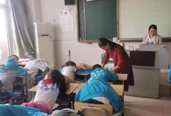 阳光校园惜福镇街道中心小学嘘雅园的午休时光开始啦
