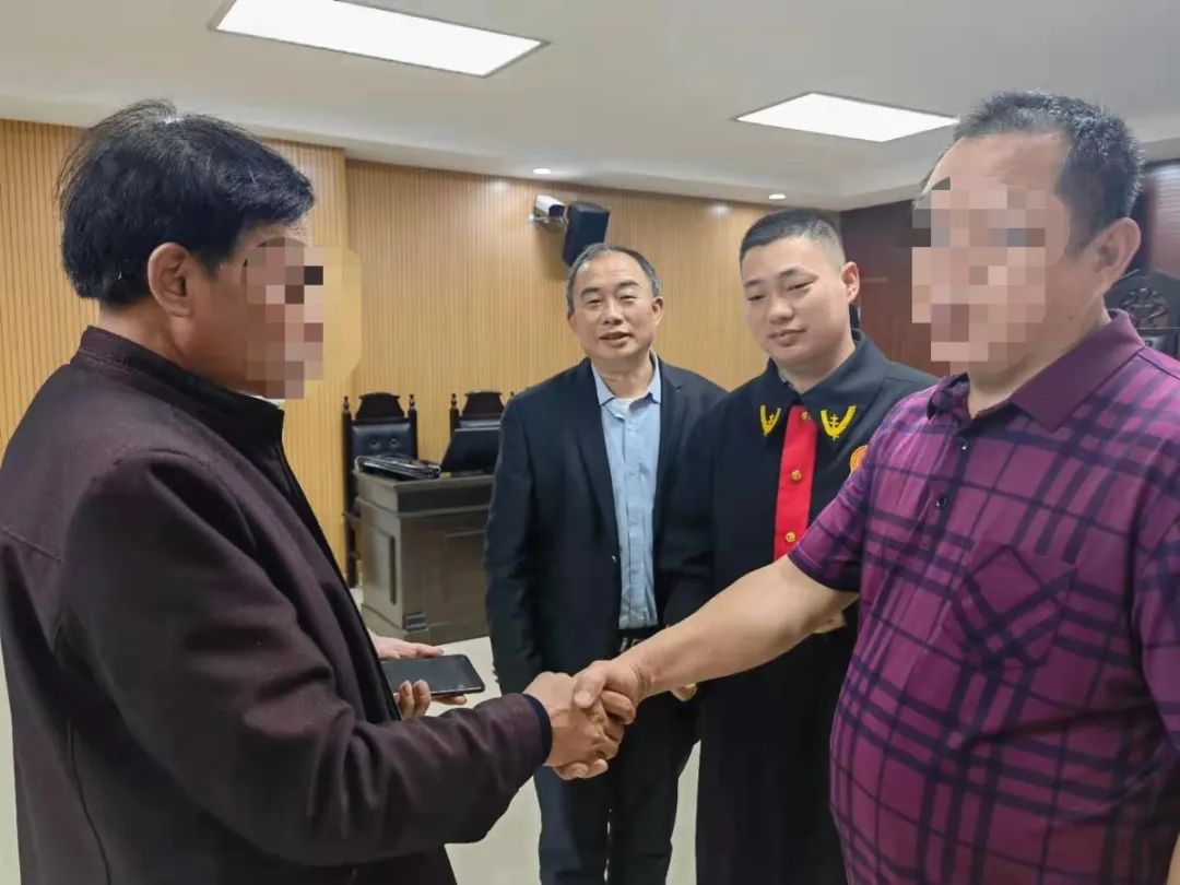 5月26日,衡山县人民法院新桥法庭成功调解了一