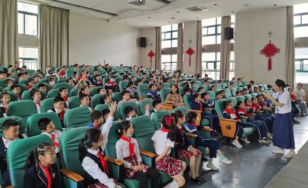 学会勇敢说不昆阳一小开展四年级学生心理健康讲座