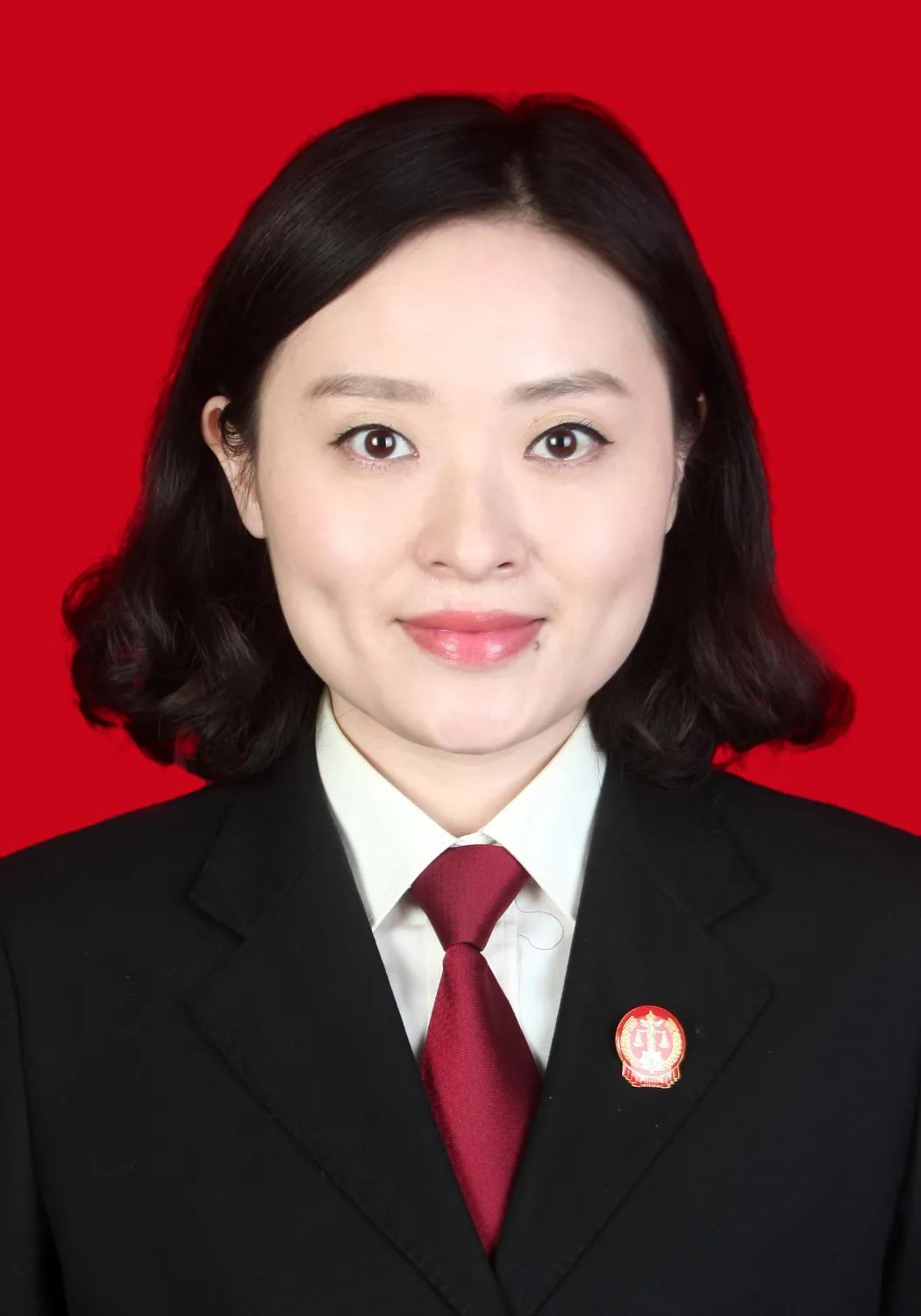 我身边的优秀法官干警马娟一位积极进取火辣热忱活力四射的川妹子