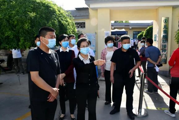 县委副书记代县长闫欣欣督导检查新冠疫苗接种工作