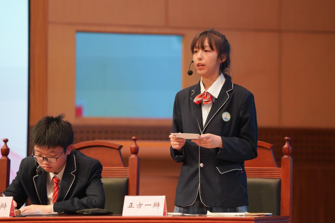 激战现场反方:上海外国语大学附属大境中学辩论队正方:上海市桃浦中学