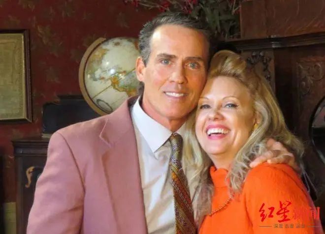 与乔&middot;劳拉同时遇难的妻子格温&middot;劳拉也是名人,是美国