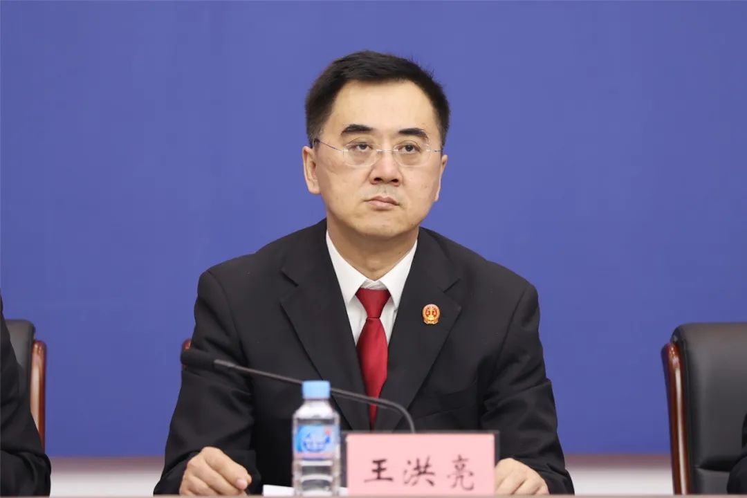 黑龙江高院执行二庭庭长王洪亮答记者问