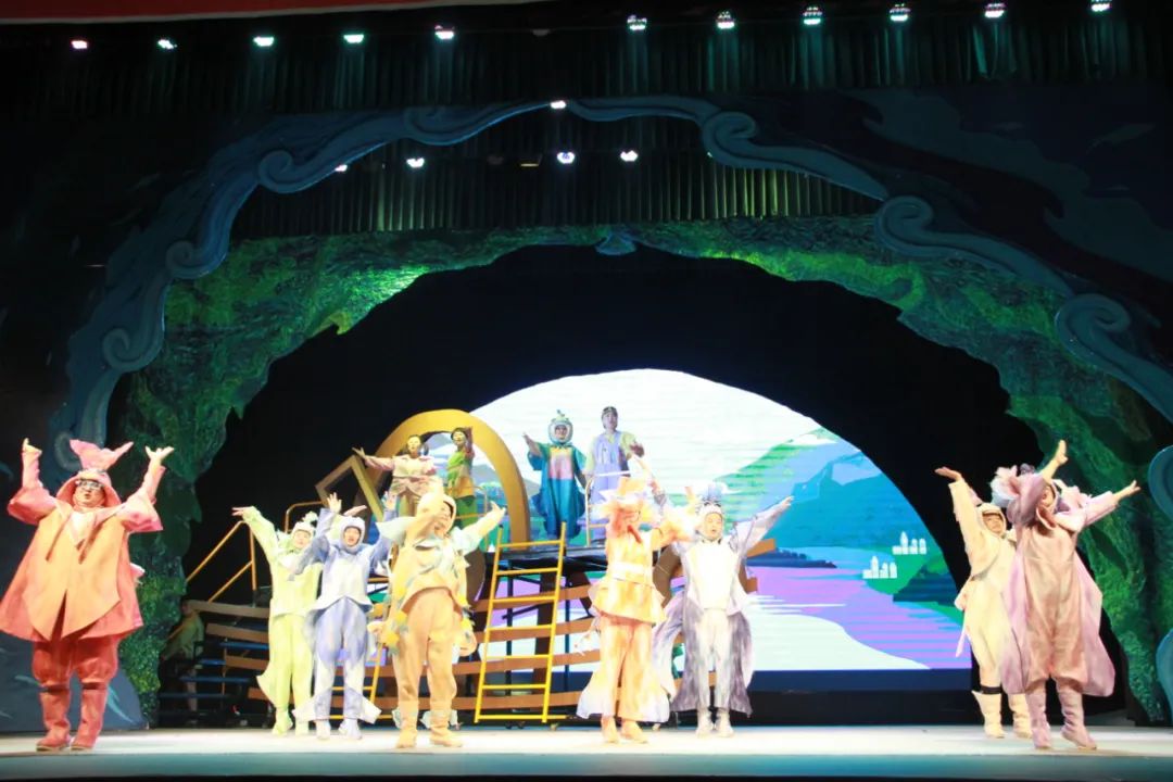 《小江豚归来》今天上演!看直播,点这里