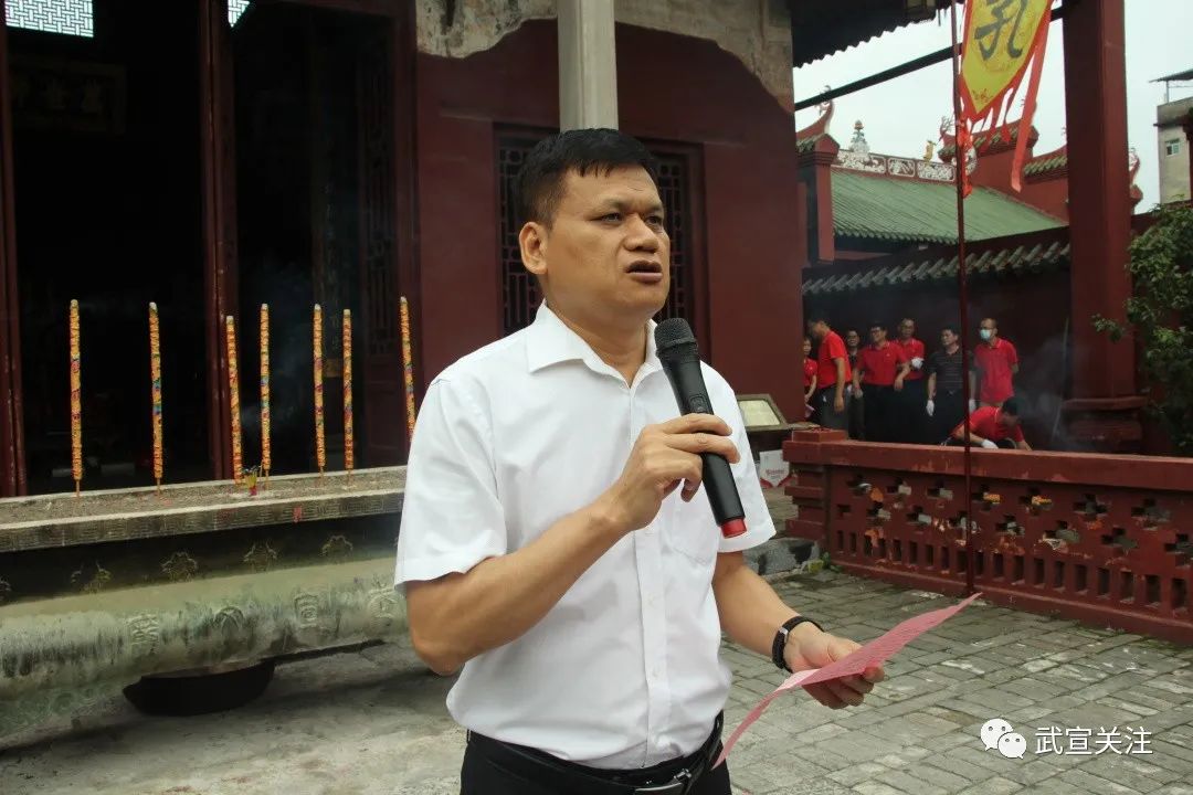 武宣关注县长吴孝斌,县委常委,统战部部长,副县长覃笑龙共同为高三