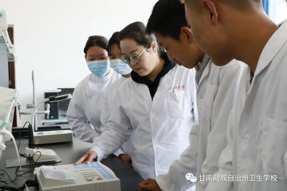 【招生简章】甘南州卫生学校,甘肃中医药大学藏医学院2021年招生简章