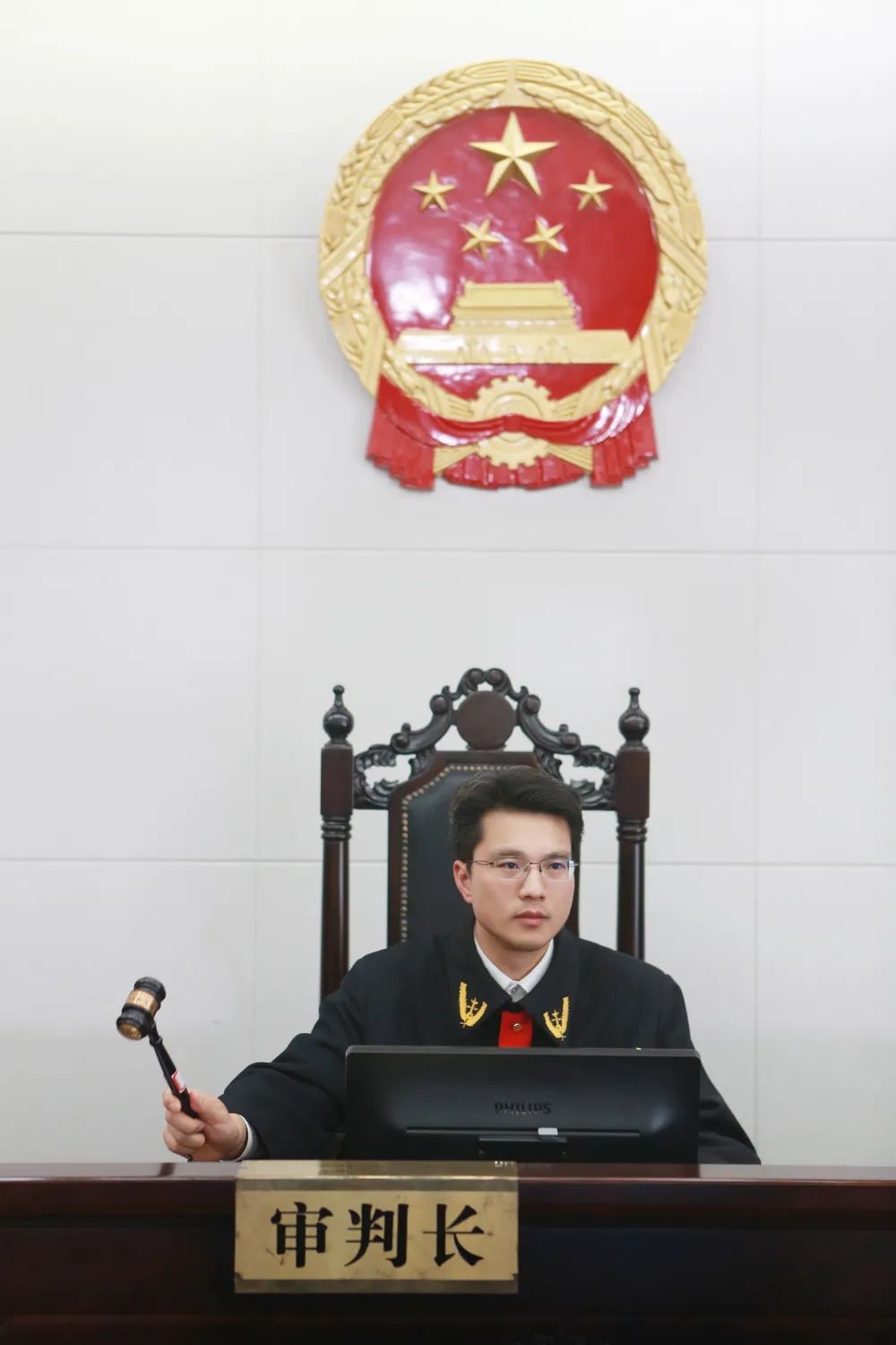 法官说让法律守护少年的你