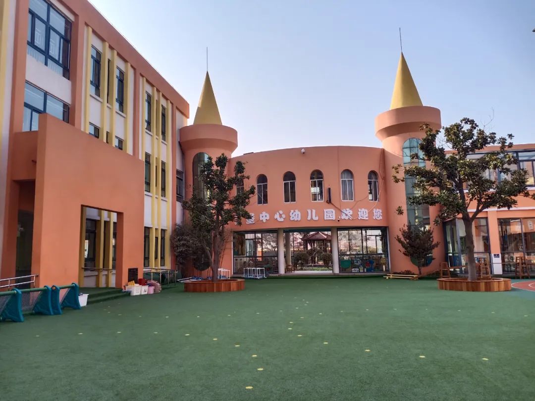 随着城镇化步伐加快,铜山区进一步优化调整幼儿园布点规划,规范清理