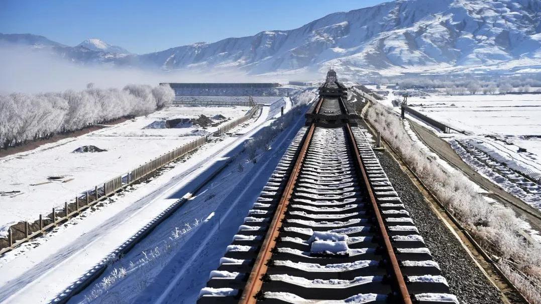 川藏铁路撬动西部格局，为什么成都成为了大赢家？
