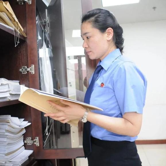 教育整顿进行时身边的榜样李洋洋