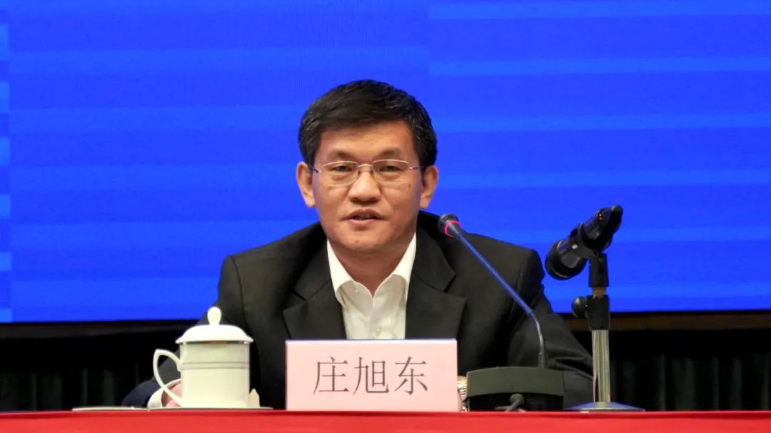 庄旭东提醒,由于"龙舟水"一般在早上降水,所以考生在早晨赴考时一定要