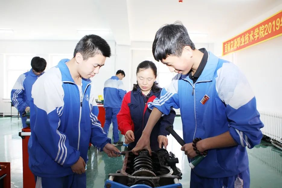 出彩职校丨吉绥化卫校林工贸学校