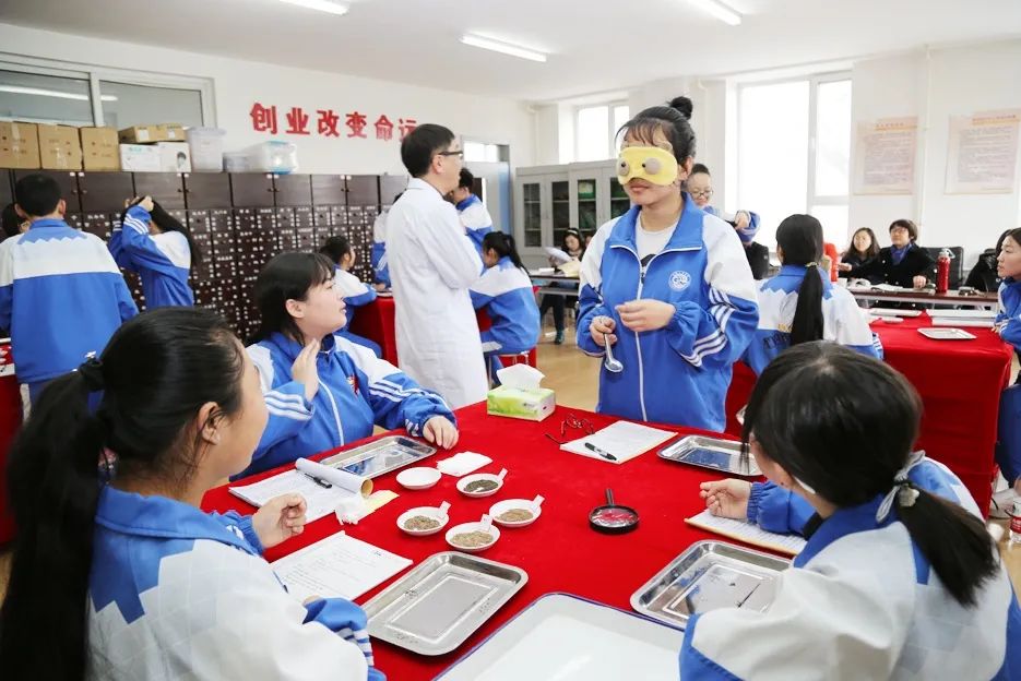 出彩职校丨吉绥化卫校林工贸学校