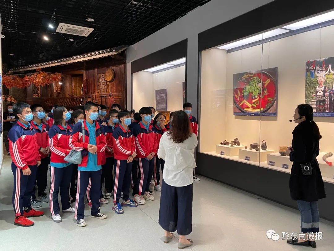 无声的关爱黔东南州民族特殊教育学校学生走进博物馆庆六一