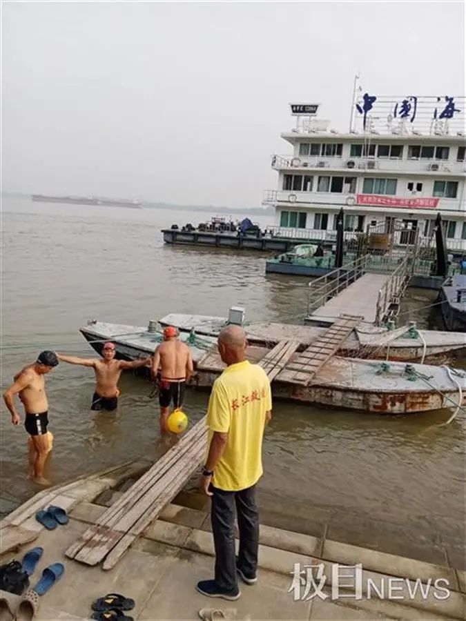 长江救援志愿队启动夏季救援值守,600多队员巡查两江四岸